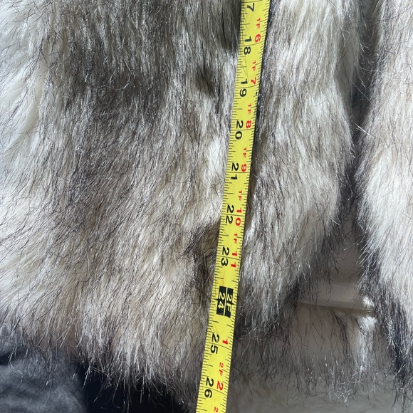 VTG Y2K Iconic Wet Seal Wolfcore Aprés Ski Snow Leopard Festival Faux Fur Vest M - Picture 8 of 8